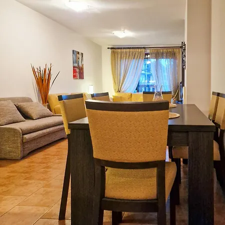 Cozy 2-bedroom With Parking In Old By Flat Mаnager Apartamento *