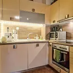 Cozy 2-bedroom With Parking In Old By Flat Mаnager Apartment