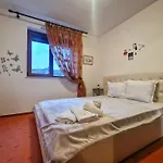 Cozy 2-bedroom With Parking In Old By Flat Mаnager *
