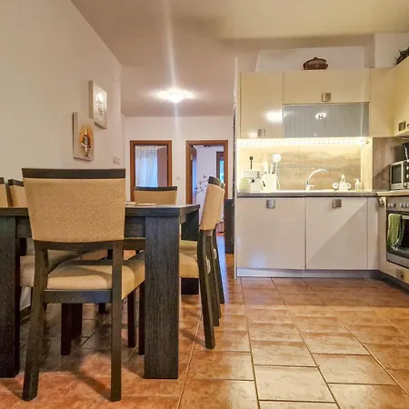 アパート Cozy 2-bedroom With Parking In Old By Flat Mаnager バンスコ