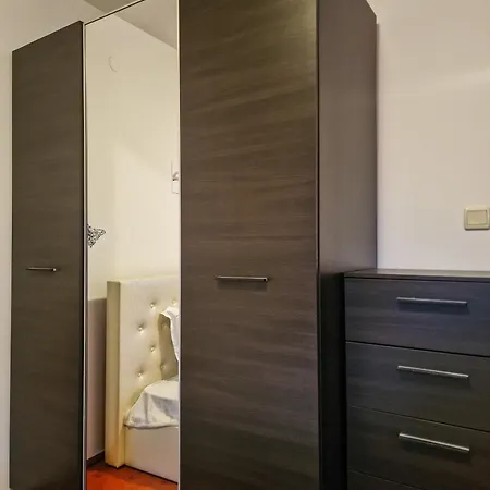 Cozy 2-bedroom With Parking In Old By Flat Mаnager アパート バンスコ