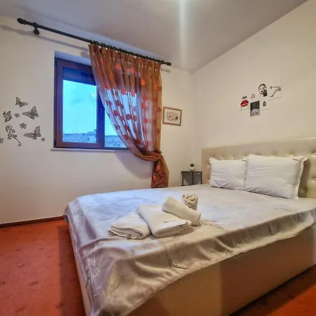 Cozy 2-bedroom With Parking In Old By Flat Mаnager *