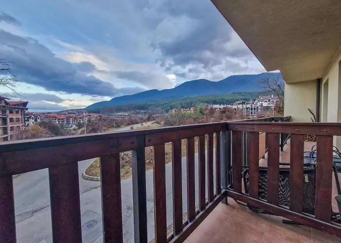 Cozy 2-bedroom With Parking In Old By Flat Mаnager